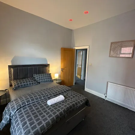 Cozy House - With Host Onsite Nyaraló Manchester