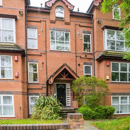 Silver Pines - 2br - King Bed - 6 Guests - Wi-fi - Free Parking Apartmán Manchester