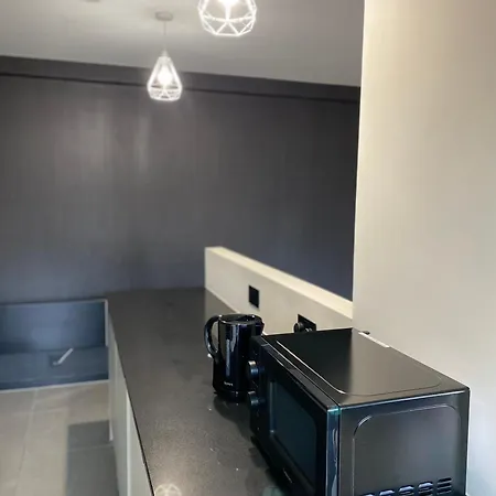 Lejlighed Luxurious, High-end 2-bedroom With Balcony *