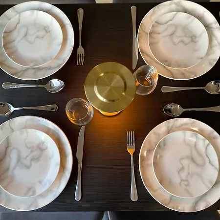 Luxurious, High-end 2-bedroom With Balcony Lejlighed