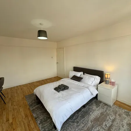 Elegant Estates Humble Abode 4 Manchester