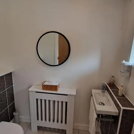 Modern Near Etihad, Coop Live *