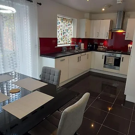 Modern Near Etihad, Coop Live Lejlighed *
