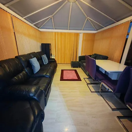 Kingdom Homestay Manchester