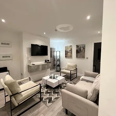 Entire House - Near Etihad Stadium And * Manchester