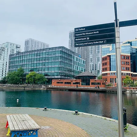 Great 2bed In Salford Quays With Water View *