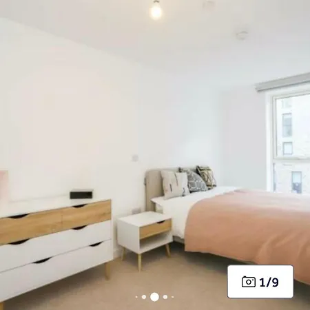 Luxury Comfy Bedroom With A View In Salford Quays Kwatera prywatna