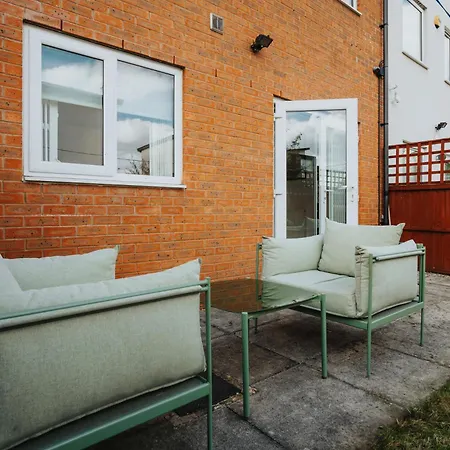 Etihad, & Coop Live - Free Parking - 10ppl Дом отдыха *