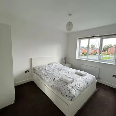 Vakantiehuis House Close To The Centre And Stadium *