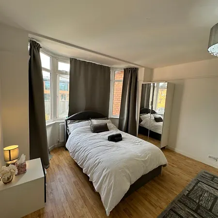 Elegant Estates Humble Abode 3 Homestay Manchester