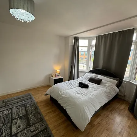 Elegant Estates Humble Abode 3 Homestay Manchester