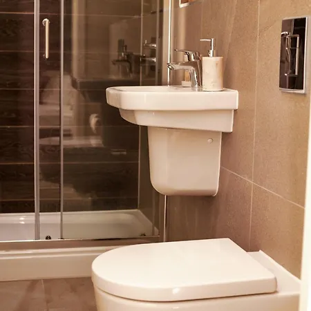Sleek Haven Luxurious 2bed In Centre Μάντσεστερ