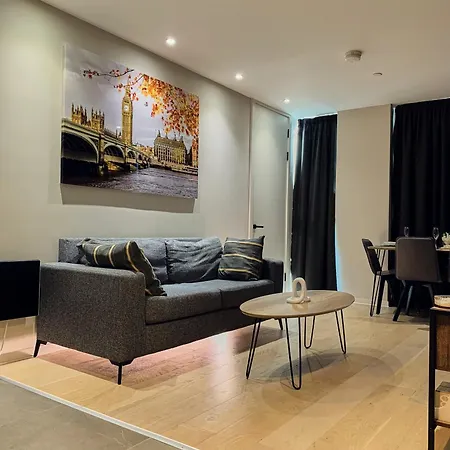 Sleek Haven Luxurious 2bed In Centre Διαμέρισμα *
