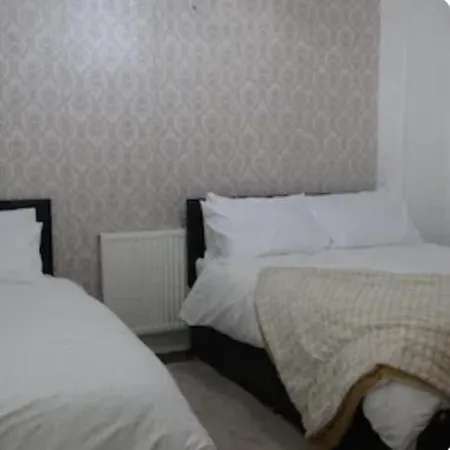 ホームステイ Kingdom マンチェスター