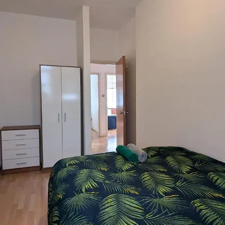 דירה Spacious 2 Bed In Centre *