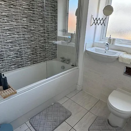 Oasis Retreat - 4 Bedroom House