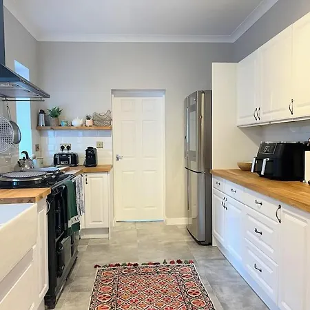 Artistic 3 Bed In Old Trafford Next To Mufc *