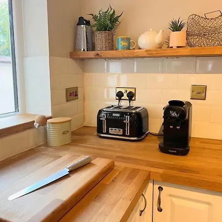 Artistic 3 Bed In Old Trafford Next To Mufc بيت للعطل مانشستر