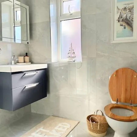 Artistic 3 Bed In Old Trafford Next To Mufc * مانشستر