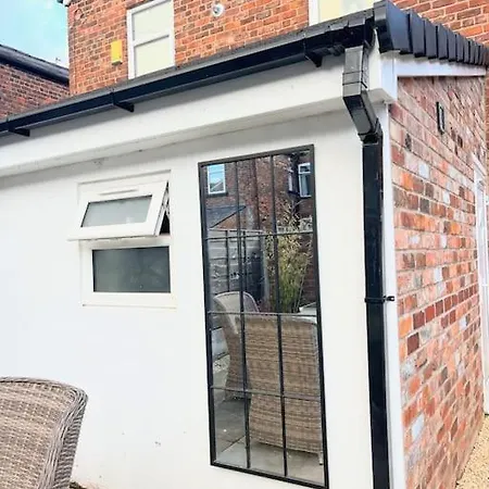 Artistic 3 Bed In Old Trafford Next To Mufc *