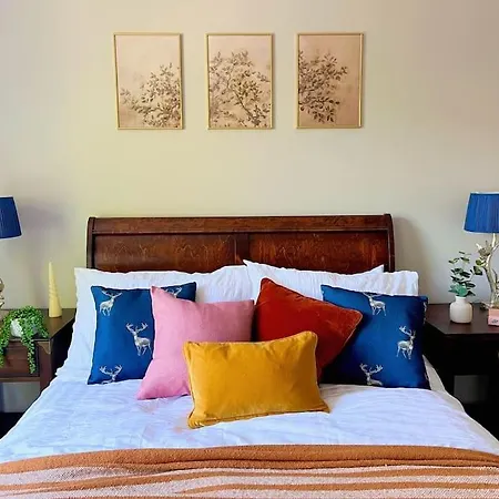 Artistic 3 Bed In Old Trafford Next To Mufc *