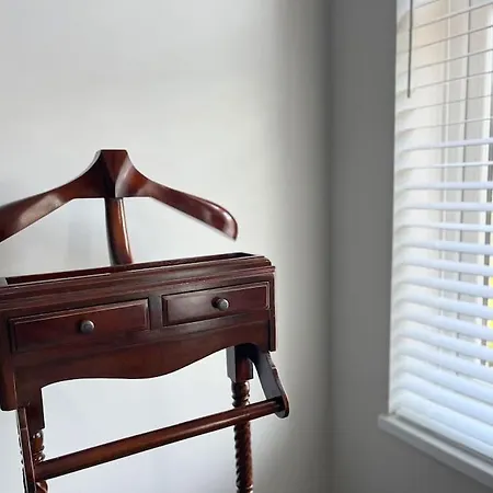 Artistic 3 Bed In Old Trafford Next To Mufc بيت للعطل