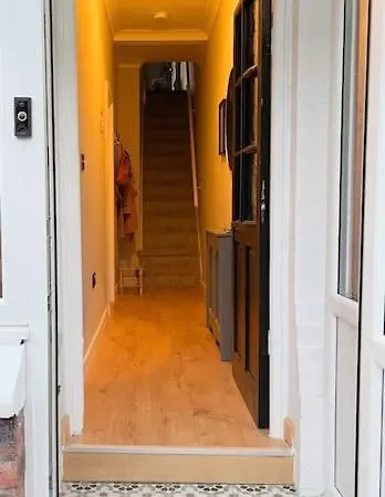 بيت للعطل Artistic 3 Bed In Old Trafford Next To Mufc *