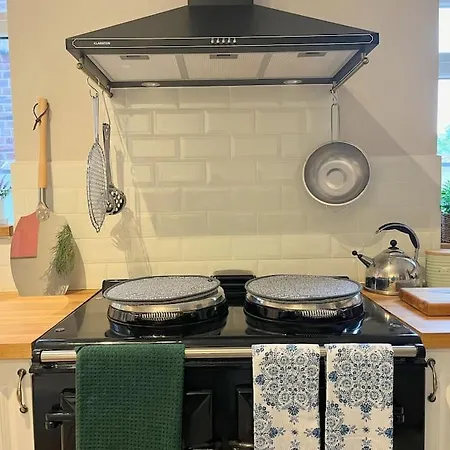 Artistic 3 Bed In Old Trafford Next To Mufc * مانشستر