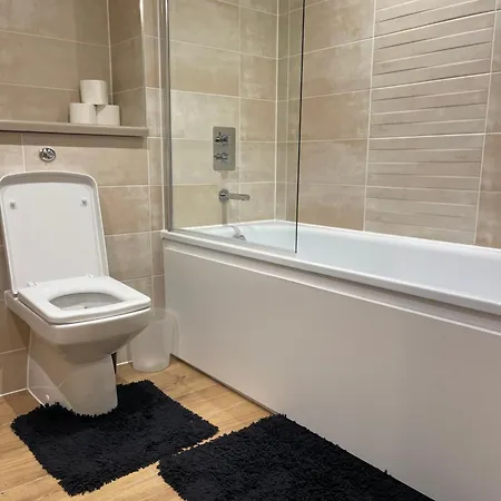 דירה Deluxe 2 Bed En-suite Flat מנצ'סטר