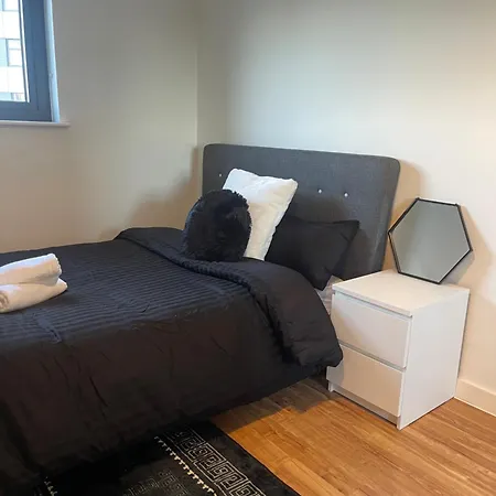 דירה Deluxe 2 Bed En-suite Flat מנצ'סטר