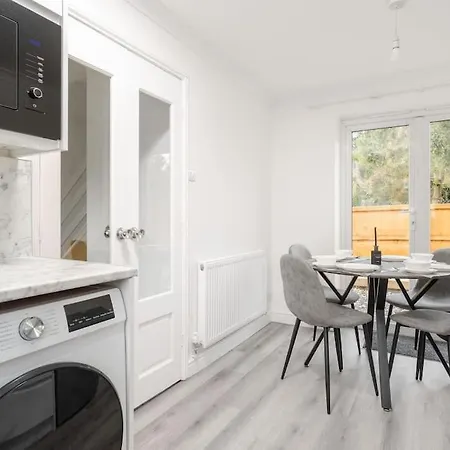 Cozy 3br - Games - Sleeps 9 דירה מנצ'סטר