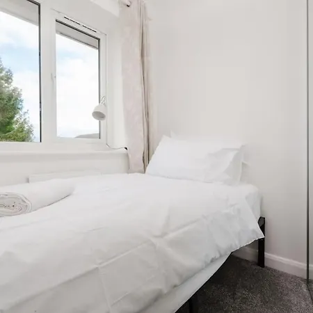 Apartment Cozy 3br - Games - Sleeps 9 Manchester