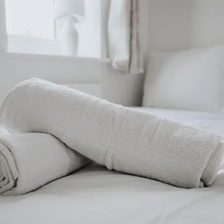 Cozy 3br - Games - Sleeps 9 Apartment Manchester