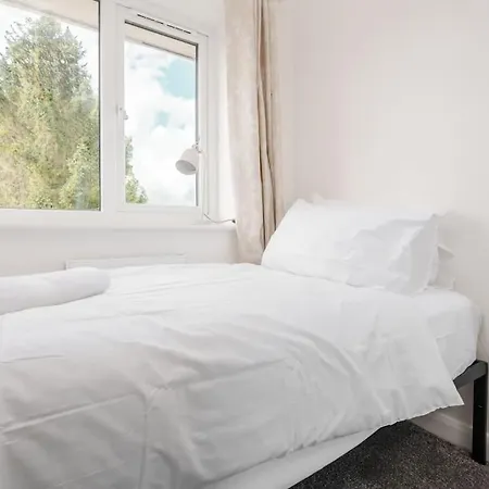 דירה Cozy 3br - Games - Sleeps 9 מנצ'סטר