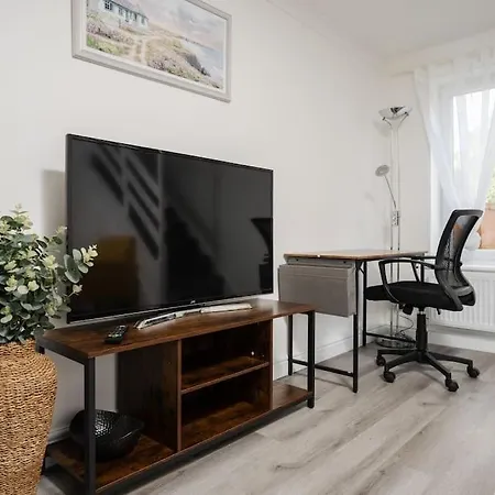 Apartment Cozy 3br - Games - Sleeps 9 Manchester