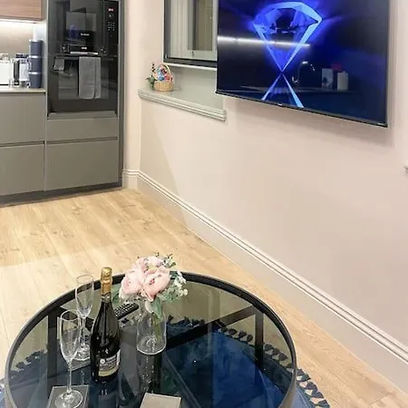 Апартаменты Posh Pretty Penthouse