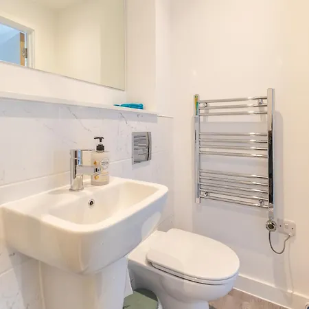 Nyaraló Stunning Modern 3 Bedroom Townhouse - Perfect Getaway *