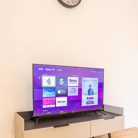 Stunning Modern 3 Bedroom Townhouse - Perfect Getaway بيت للعطل مانشستر