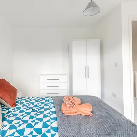 Stunning Modern 3 Bedroom Townhouse - Perfect Getaway