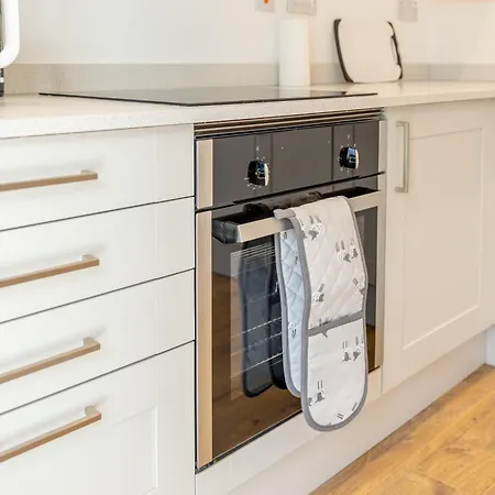 Stunning Modern 3 Bedroom Townhouse - Perfect Getaway بيت للعطل *