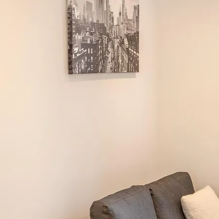 Stunning Modern 3 Bedroom Townhouse - Perfect Getaway بيت للعطل مانشستر