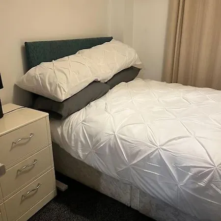 1 Bed Studio, Sleeps 2, Close To Centre Apartment