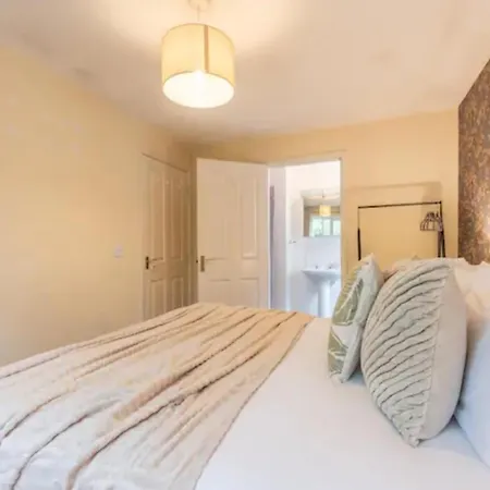 Charming Whitehurst Drive Nest In * Manchester