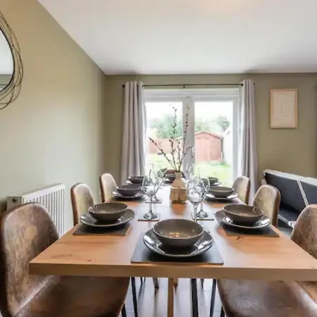 Charming Whitehurst Drive Nest In