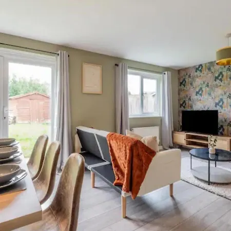 Charming Whitehurst Drive Nest In Holiday home