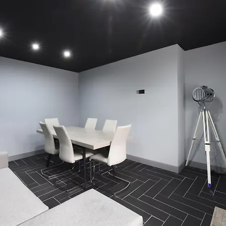 Swan Street Sleeps 23 * Mánchester