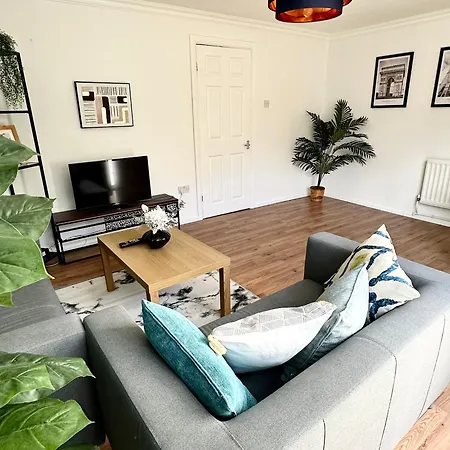 Nyaraló 7 Guests House Old Trafford,media City,city Centre, Free Parking *