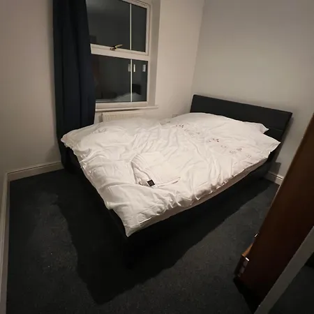 Cosy 4 Bed Townhouse