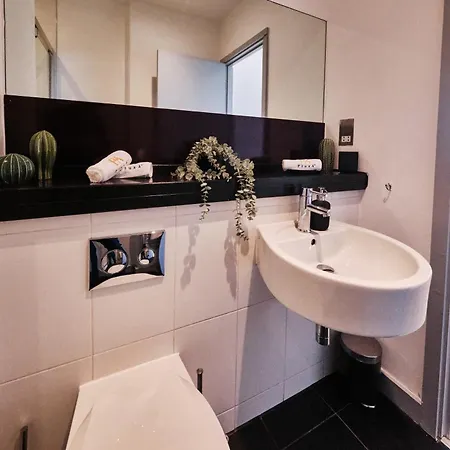 Your Own Private Sanctuary - Pluxa Nordic Sky شقة