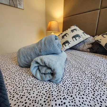 Free Private Parking - City Centre 2 Bedroom Ensuite Near Shopping & Financial Centre, Victoria Station & Ao Appartement *